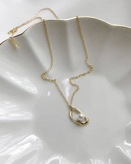 Pearl Necklace Gold