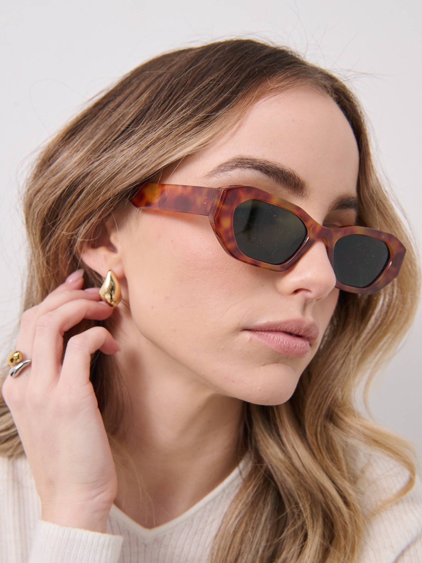 L&S Laila Square Frame Sunglasses in Tort